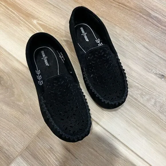MINNETONKA Black Slip On Moccasins Size 5 - Picture 3 of 7